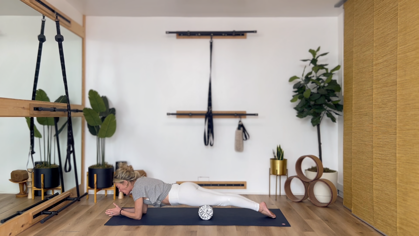 Want a Stronger Core? Try These Foam Roller Ab Exercises